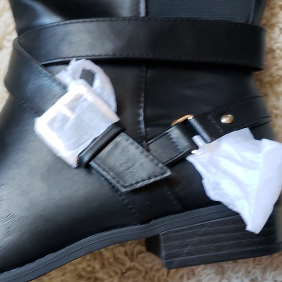 Boots - Picture 6 of 7